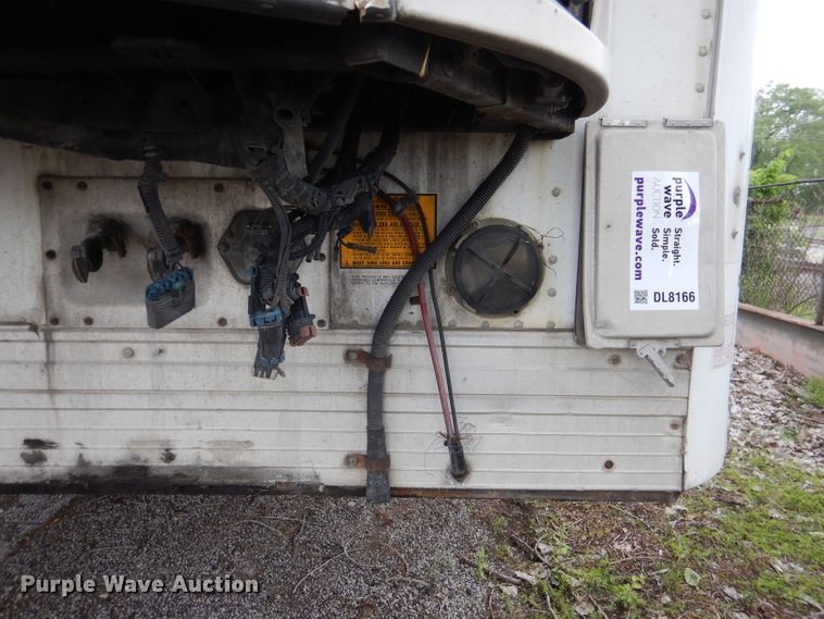 image for item DL8166 2001 Utility VS2RX  refrigerated van trailer