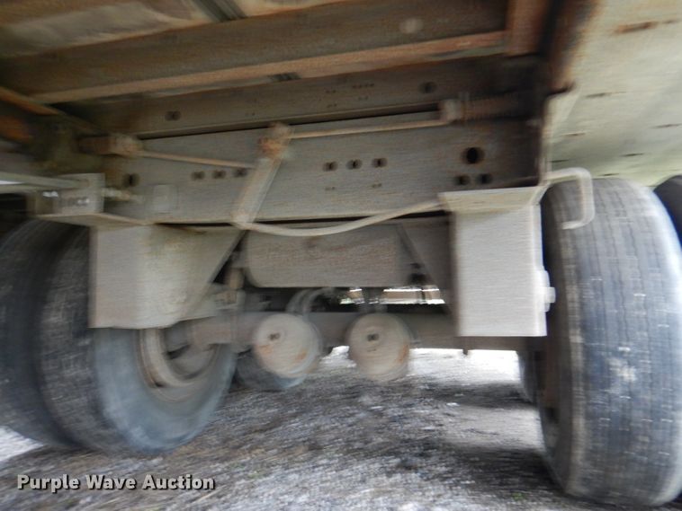 image for item DL8166 2001 Utility VS2RX  refrigerated van trailer