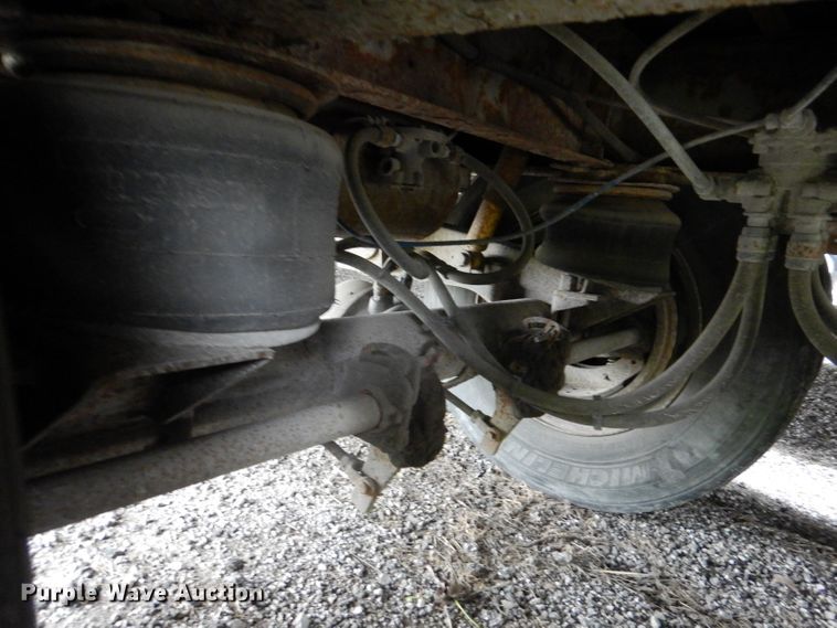 image for item DL8166 2001 Utility VS2RX  refrigerated van trailer