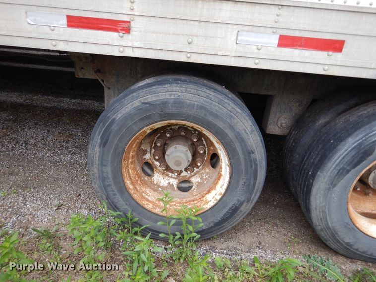 image for item DL8166 2001 Utility VS2RX  refrigerated van trailer