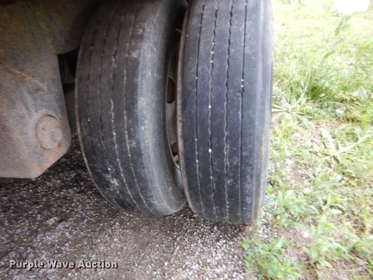 image for item DL8166 2001 Utility VS2RX  refrigerated van trailer