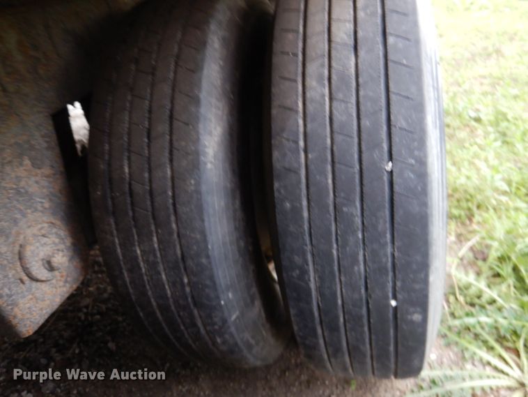 image for item DL8166 2001 Utility VS2RX  refrigerated van trailer