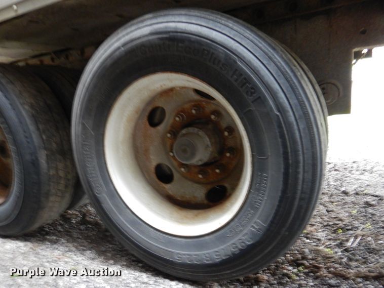 image for item DL8166 2001 Utility VS2RX  refrigerated van trailer