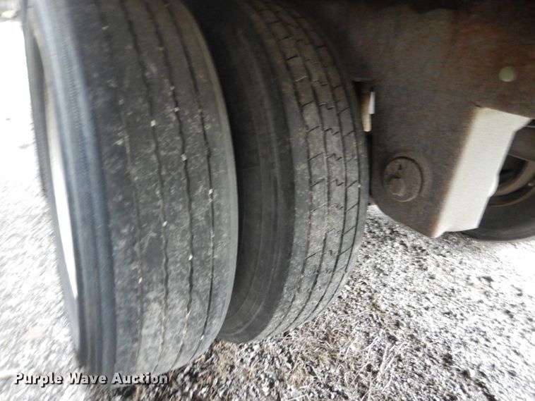 image for item DL8166 2001 Utility VS2RX  refrigerated van trailer