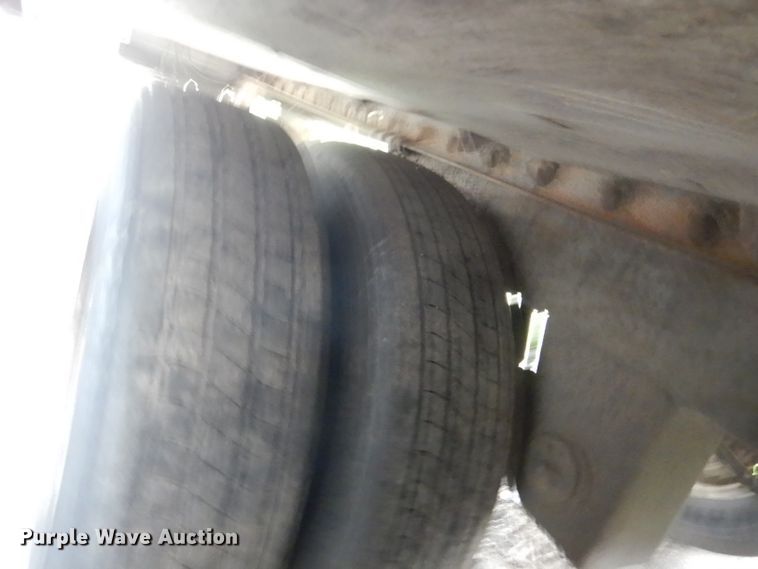 image for item DL8166 2001 Utility VS2RX  refrigerated van trailer