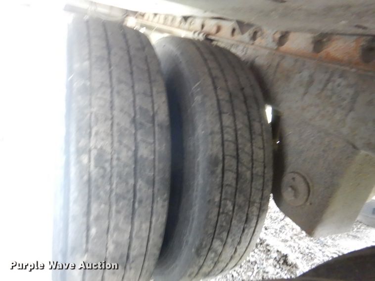 image for item DL8166 2001 Utility VS2RX  refrigerated van trailer