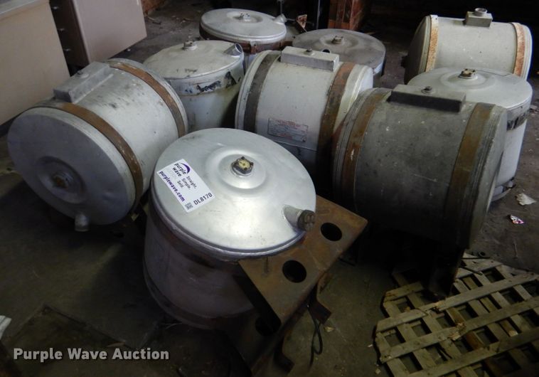 image for item DL8170 (10) aluminum fuel tanks