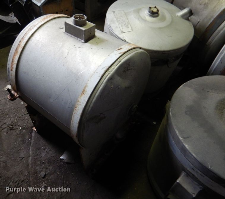 image for item DL8170 (10) aluminum fuel tanks