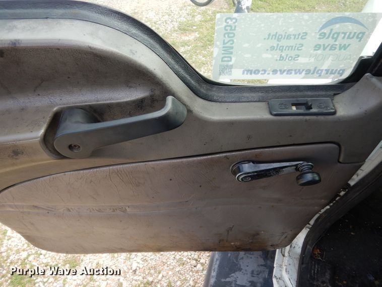 image for item DM2953 2006 Mack CXN612  truck cab and chassis