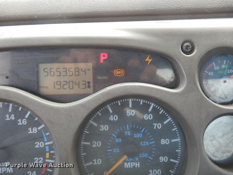 image for item DM2953 2006 Mack CXN612  truck cab and chassis