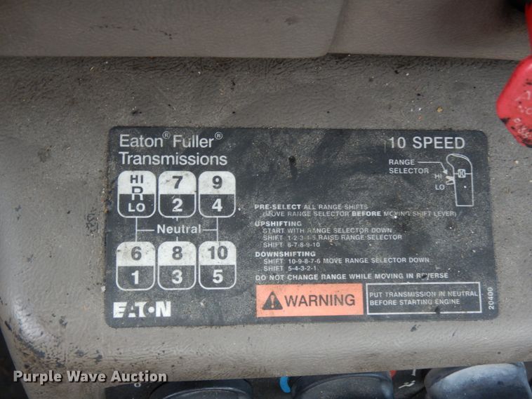 image for item DM2953 2006 Mack CXN612  truck cab and chassis