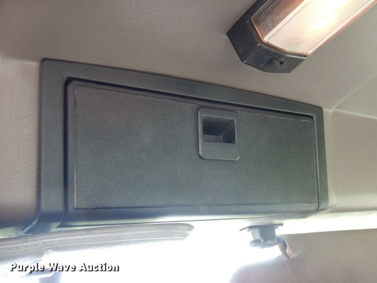 image for item DM2953 2006 Mack CXN612  truck cab and chassis