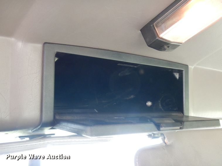 image for item DM2953 2006 Mack CXN612  truck cab and chassis