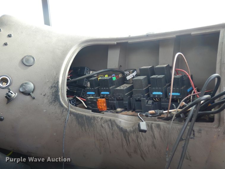 image for item DM2953 2006 Mack CXN612  truck cab and chassis