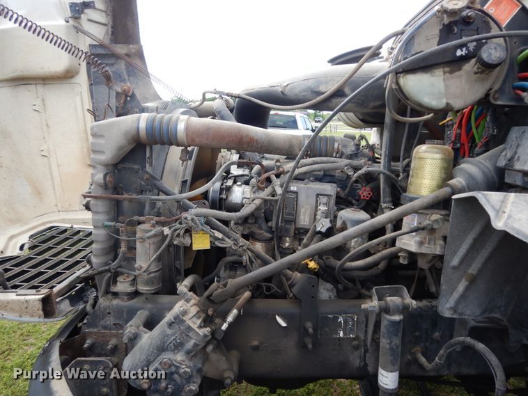 image for item DM2953 2006 Mack CXN612  truck cab and chassis