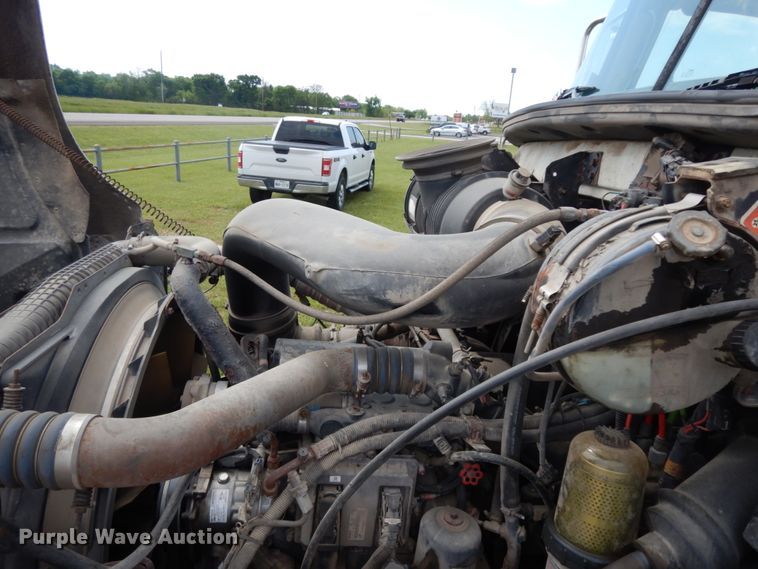 image for item DM2953 2006 Mack CXN612  truck cab and chassis