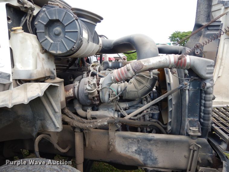 image for item DM2953 2006 Mack CXN612  truck cab and chassis