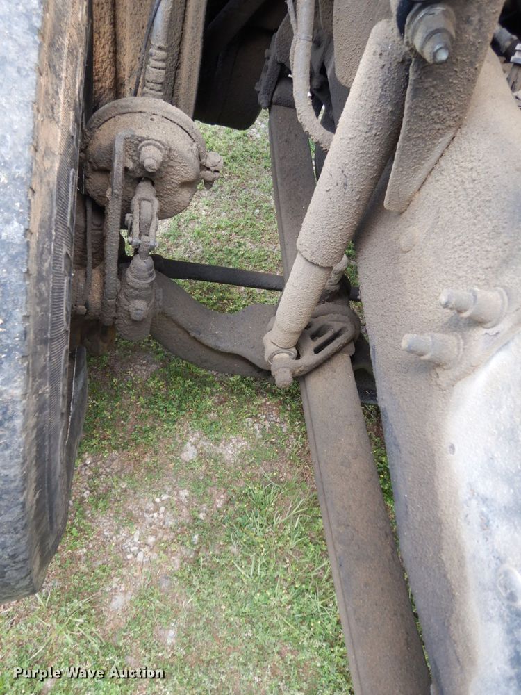 image for item DM2953 2006 Mack CXN612  truck cab and chassis