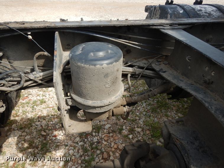 image for item DM2953 2006 Mack CXN612  truck cab and chassis