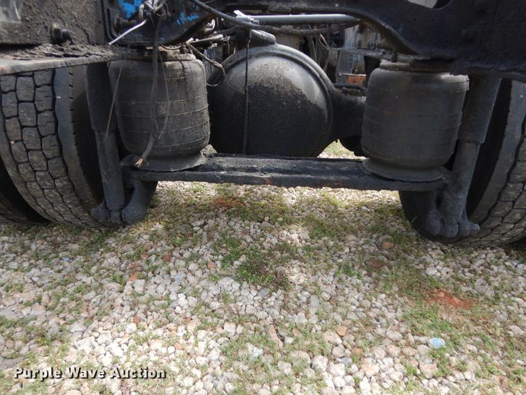 image for item DM2953 2006 Mack CXN612  truck cab and chassis