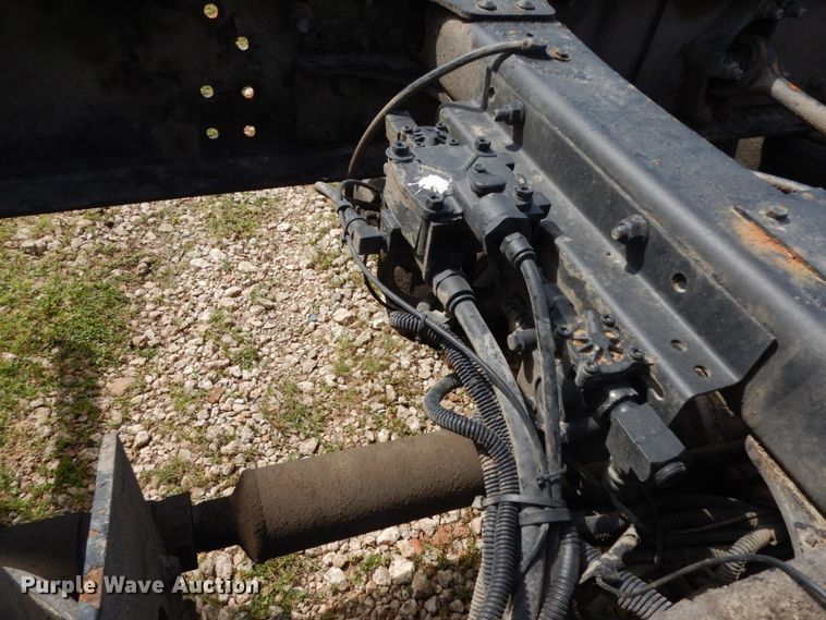 image for item DM2953 2006 Mack CXN612  truck cab and chassis