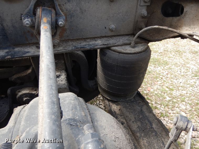 image for item DM2953 2006 Mack CXN612  truck cab and chassis