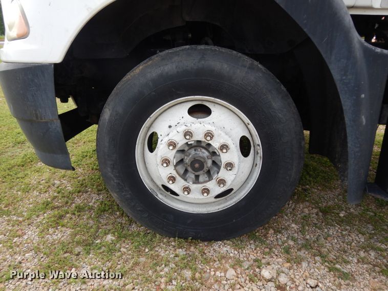 image for item DM2953 2006 Mack CXN612  truck cab and chassis