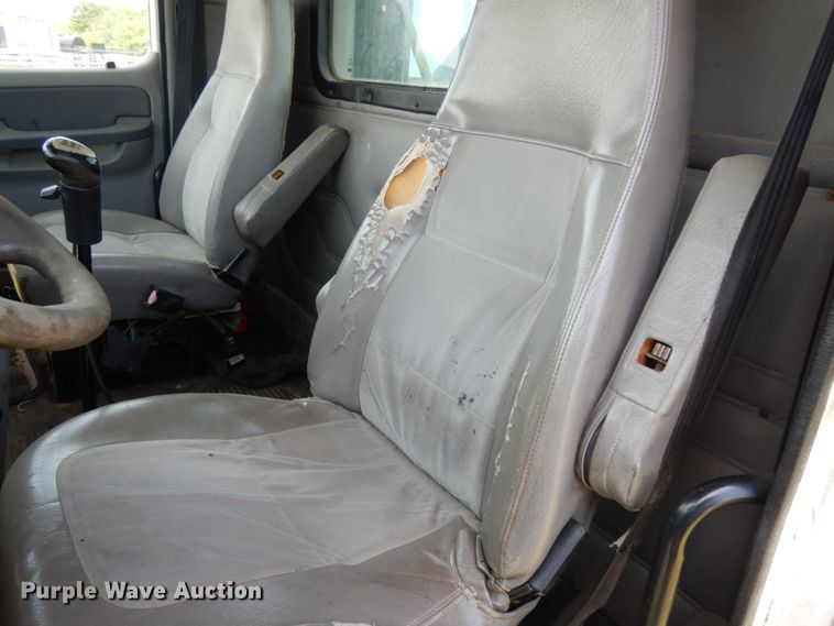 image for item DM2961 2005 Freightliner Columbia  semi truck