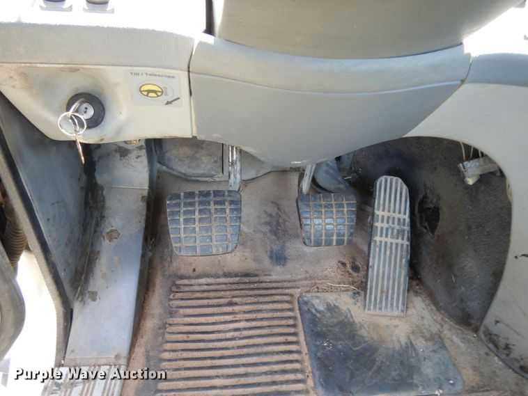 image for item DM2961 2005 Freightliner Columbia  semi truck