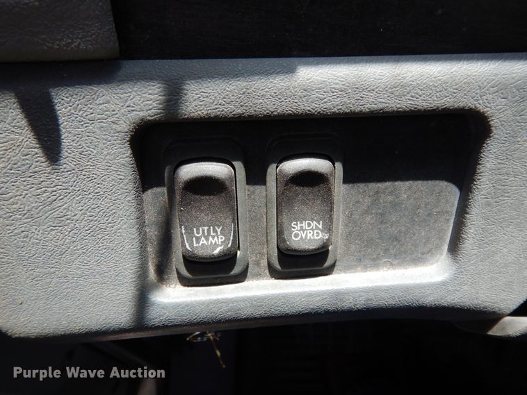 image for item DM2961 2005 Freightliner Columbia  semi truck