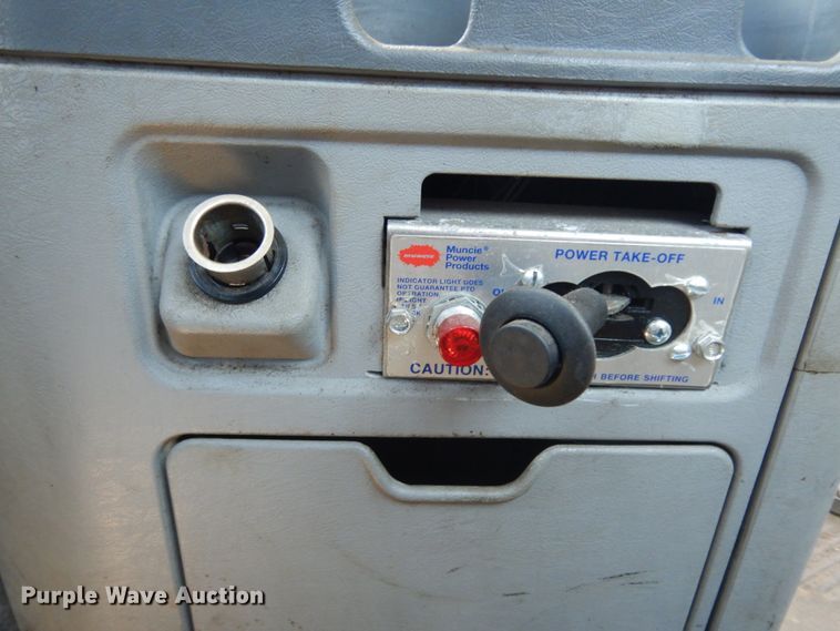 image for item DM2961 2005 Freightliner Columbia  semi truck