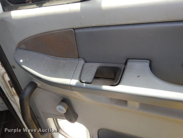 image for item DM2961 2005 Freightliner Columbia  semi truck