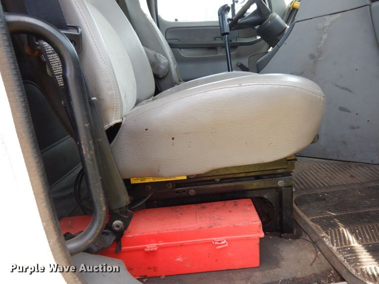 image for item DM2961 2005 Freightliner Columbia  semi truck