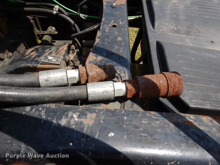 image for item DM2961 2005 Freightliner Columbia  semi truck