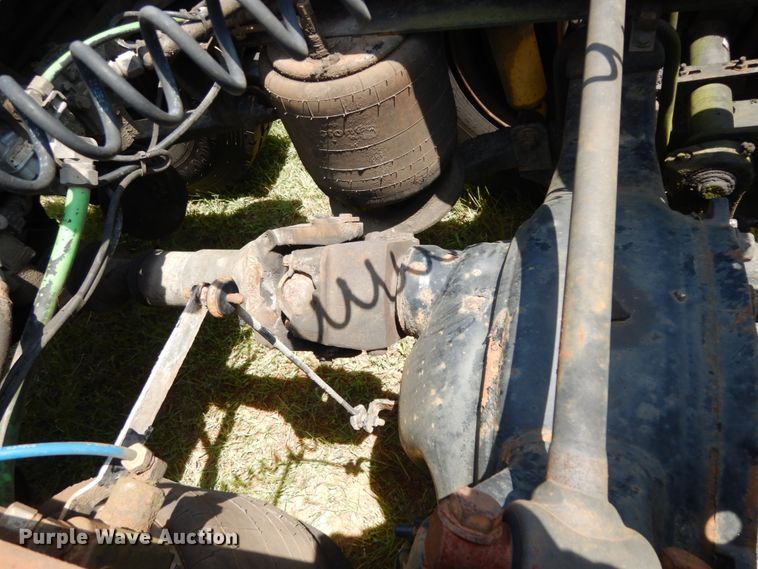 image for item DM2961 2005 Freightliner Columbia  semi truck