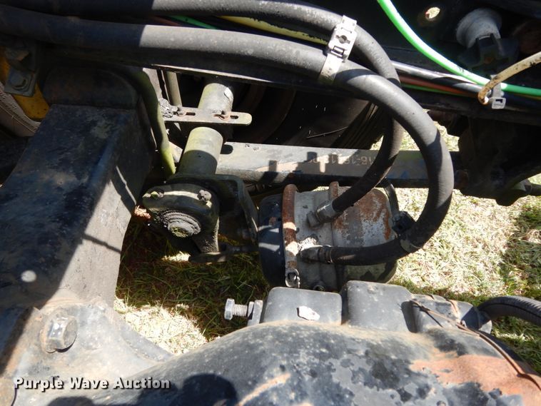 image for item DM2961 2005 Freightliner Columbia  semi truck