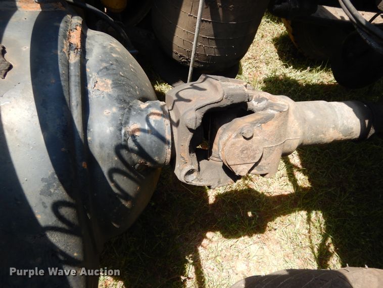 image for item DM2961 2005 Freightliner Columbia  semi truck