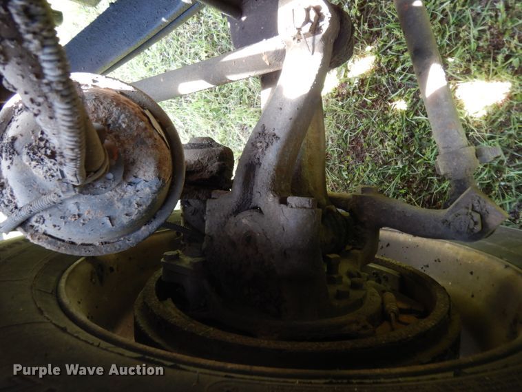 image for item DM2961 2005 Freightliner Columbia  semi truck