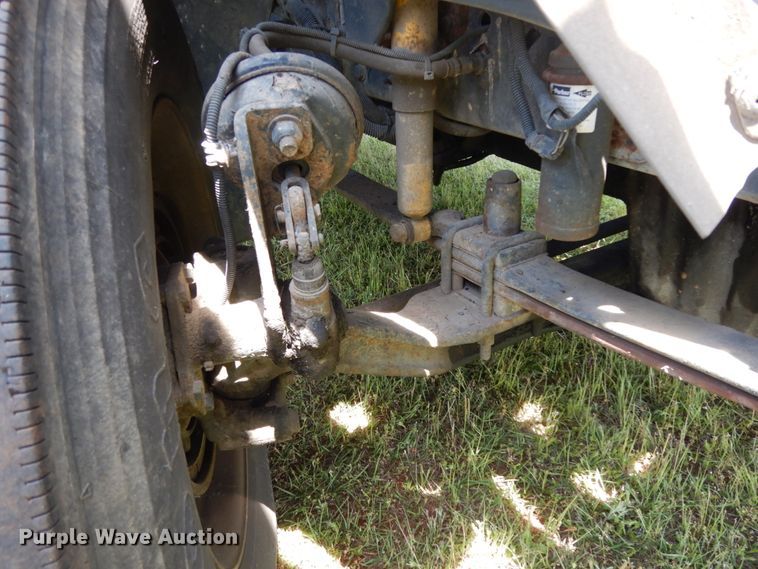 image for item DM2961 2005 Freightliner Columbia  semi truck