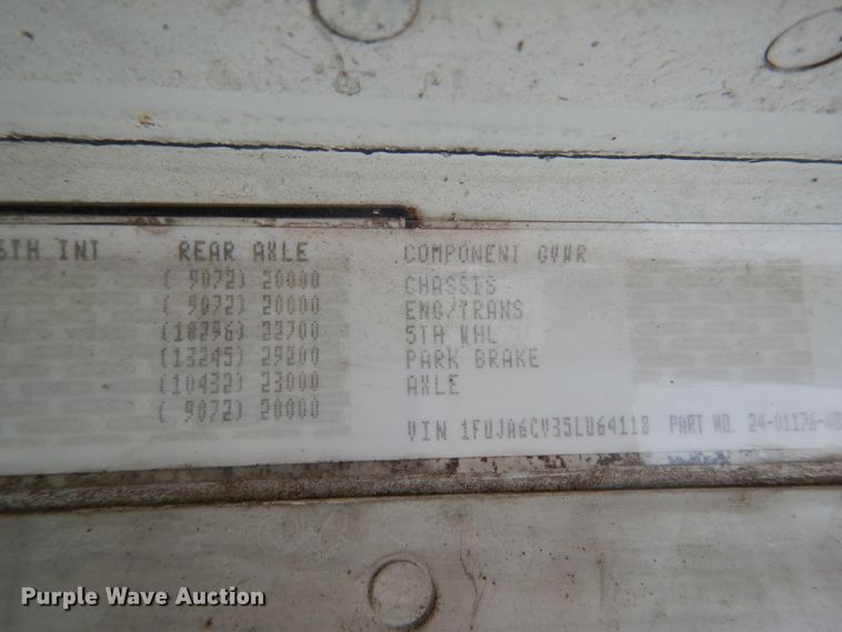 image for item DM2961 2005 Freightliner Columbia  semi truck