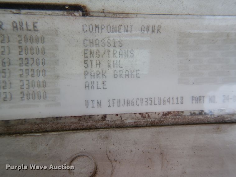 image for item DM2961 2005 Freightliner Columbia  semi truck