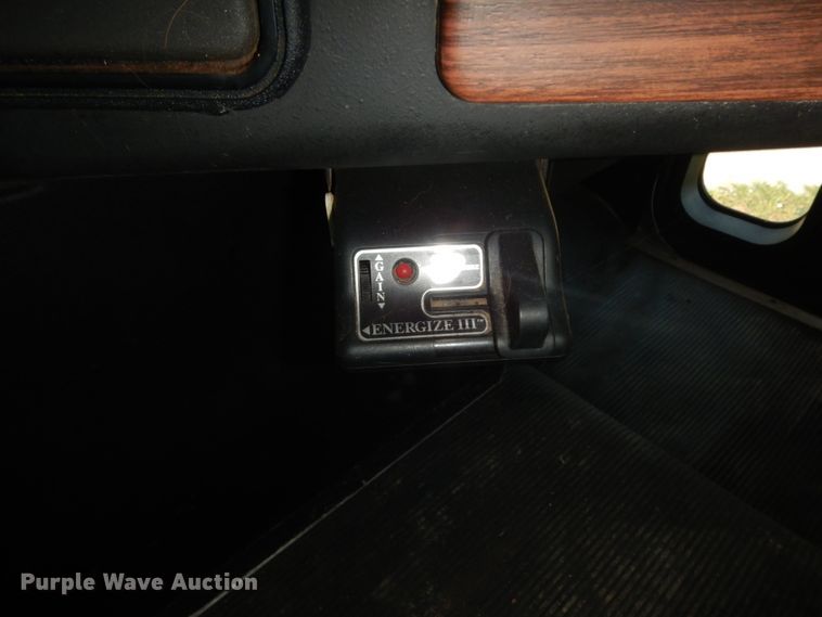 image for item DM2968 2001 Freightliner FLD120  semi truck