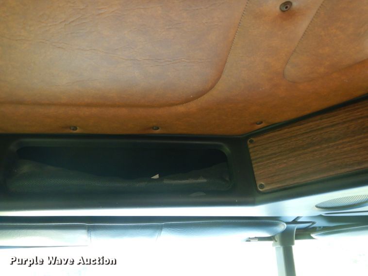 image for item DM2968 2001 Freightliner FLD120  semi truck