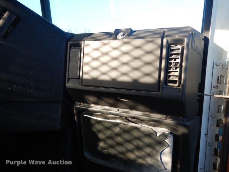 image for item DM2968 2001 Freightliner FLD120  semi truck