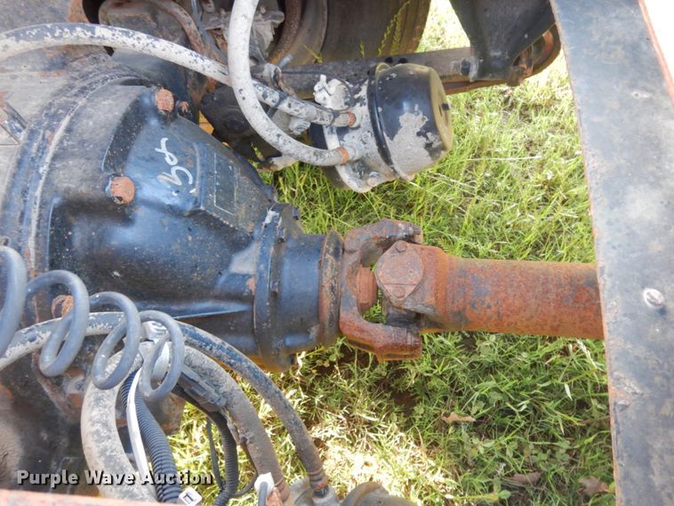 image for item DM2968 2001 Freightliner FLD120  semi truck