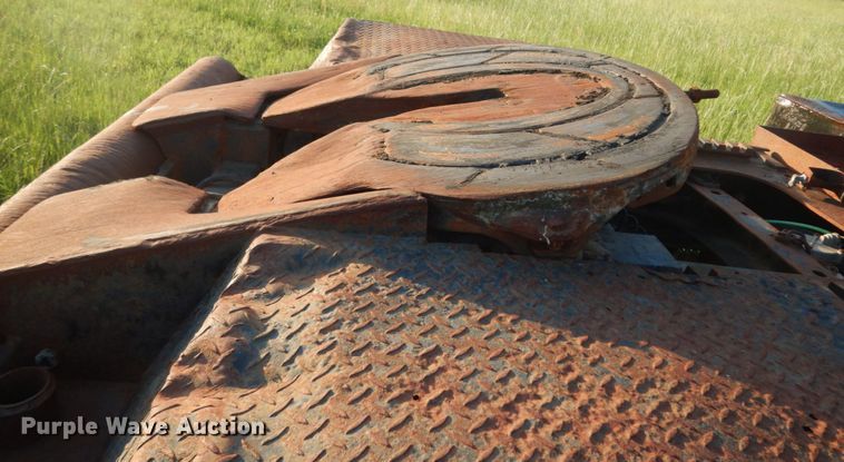 image for item DM2968 2001 Freightliner FLD120  semi truck