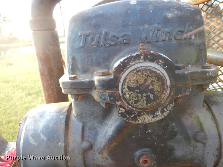 image for item DM2968 2001 Freightliner FLD120  semi truck