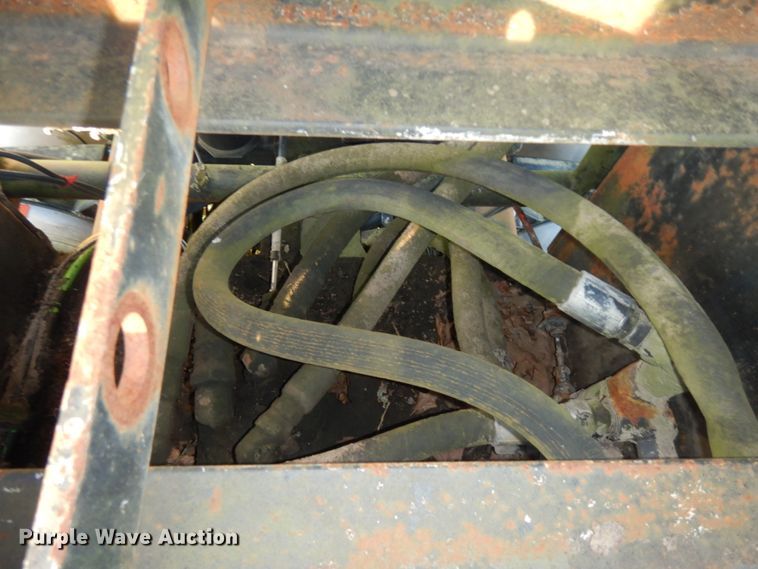 image for item DM2968 2001 Freightliner FLD120  semi truck