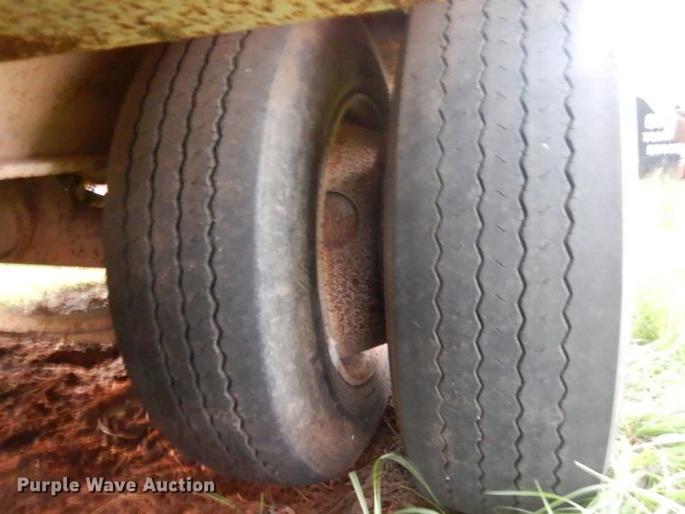 image for item DM2970 1990 Eager Beaver  drop deck equipment trailer