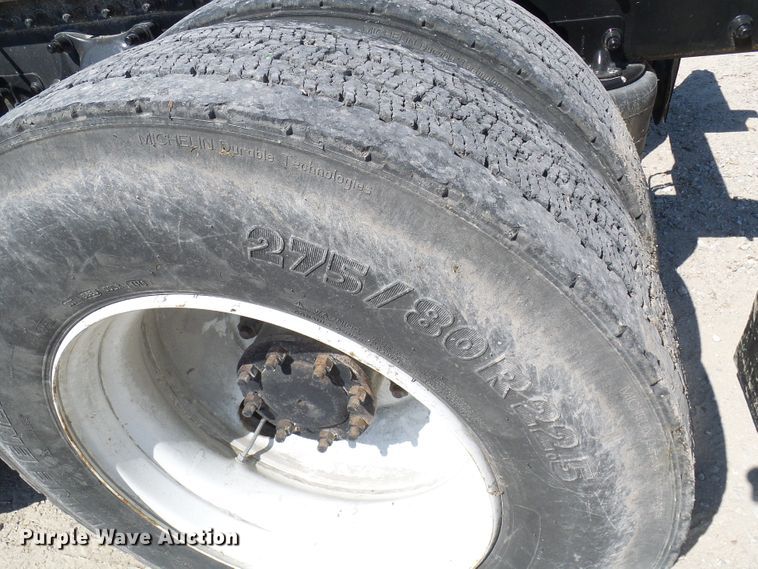 image for item DM2996 2012 Freightliner Cascadia 125  semi truck